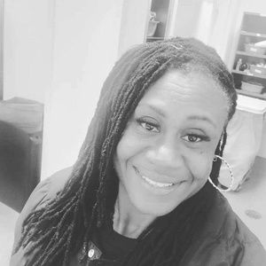 Meet your Posher, Angela